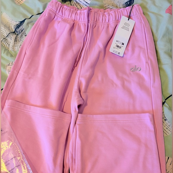 ALO Yoga Accolade Straight Leg Sweat pant in Candy Heart Pink - Picture 6 of 9